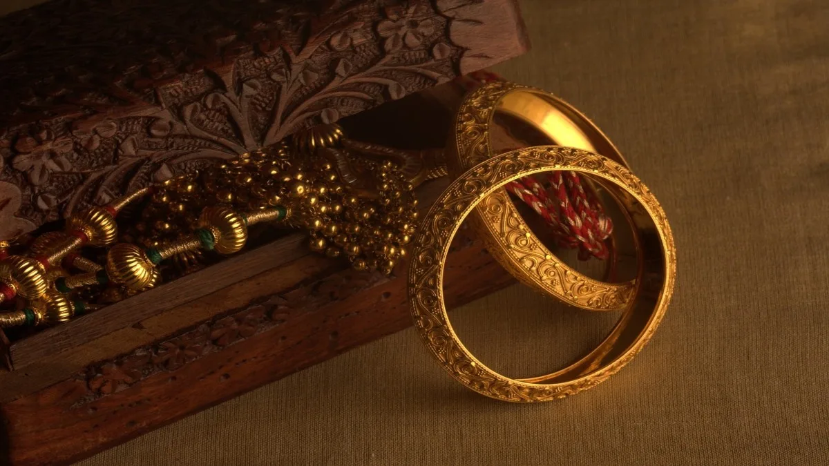 आज सोने की रेट में गिरावट